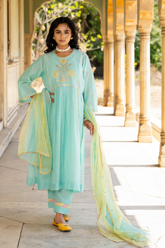 Pastel Blue Poppy Motif Boota Set