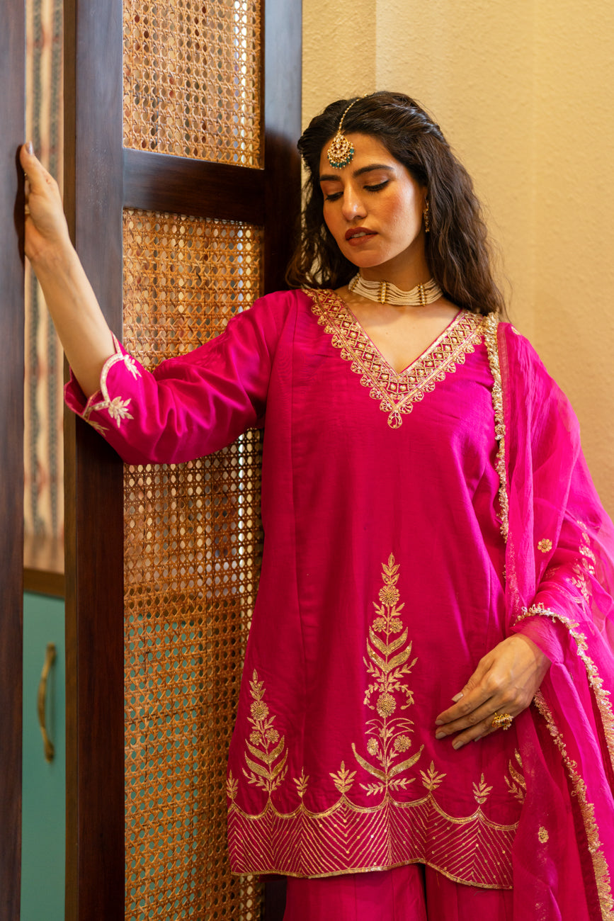 Pink Boota Aari Sharara